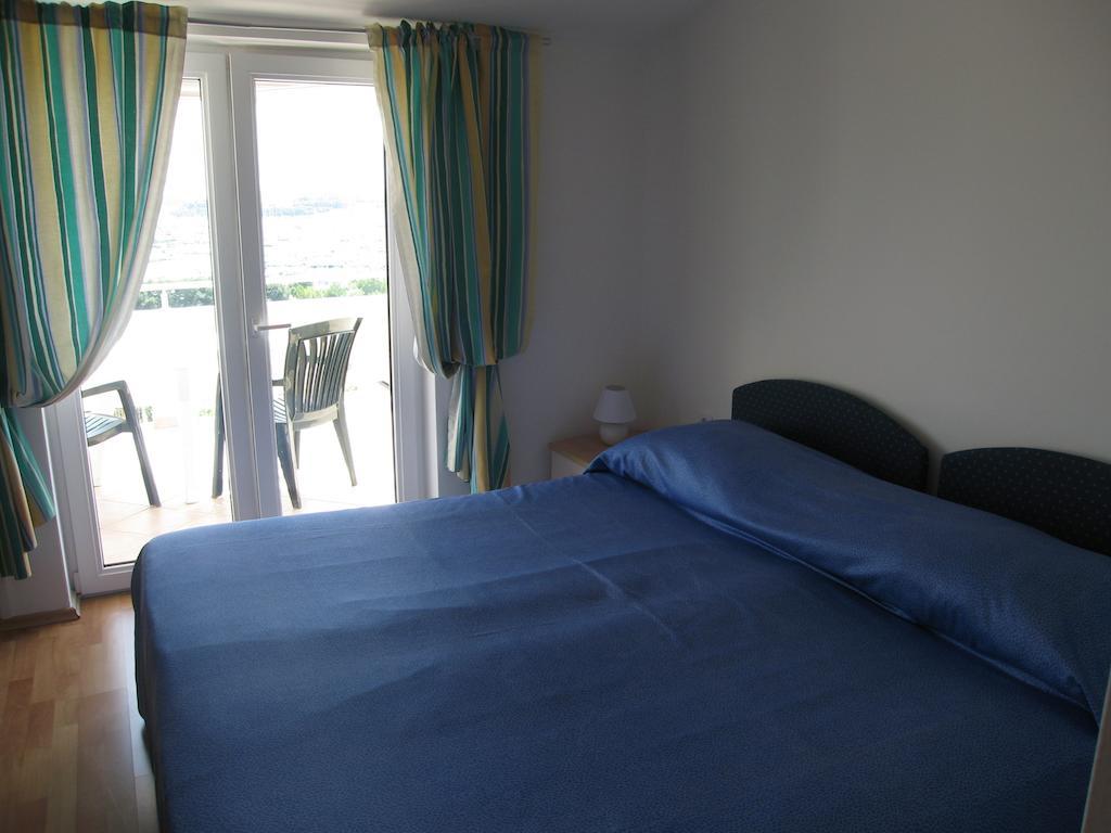 Guest House Zimmer F1 Pula Oda fotoğraf