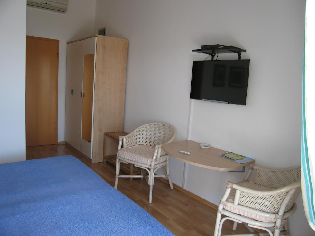 Guest House Zimmer F1 Pula Oda fotoğraf